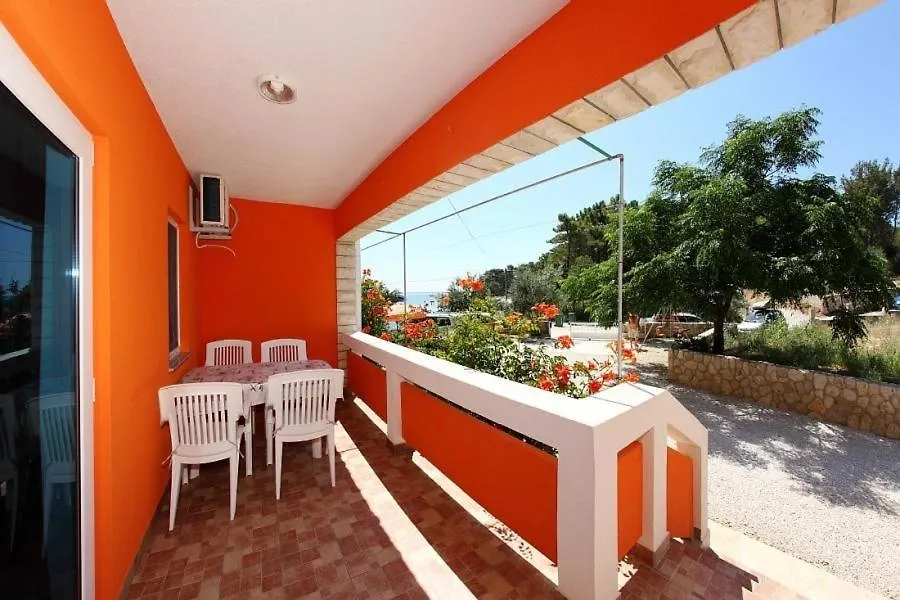 Apartment In Vir With Balcony, Air Conditioning, Wi-Fi