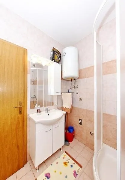 Apartment In Vir With Balcony, Air Conditioning, Wi-Fi 0*,