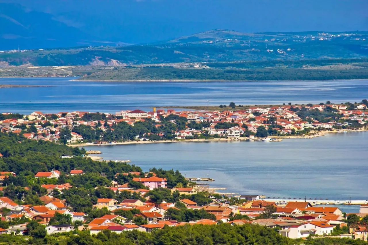 Apartment In Vir With Balcony, Air Conditioning, Wi-Fi